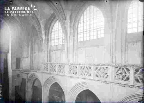 Vieux Saint Sauveur-Arches & tribunes