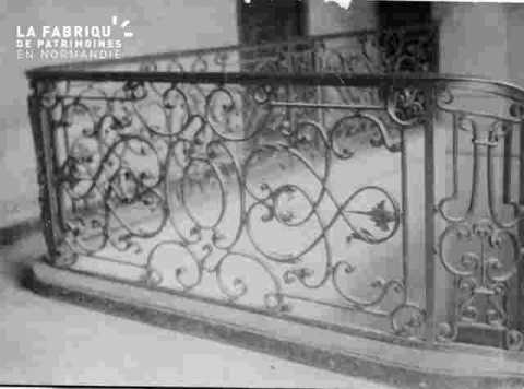 Non identifiés -Escalier en fer forgé