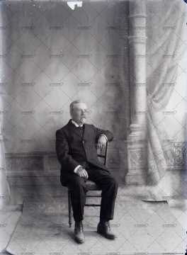 Portrait d'un vieil homme assis