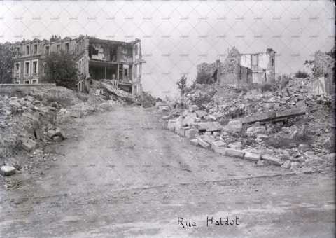 Caen en ruines, rue Haldot