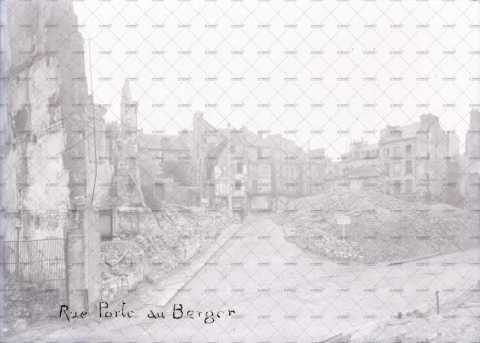 Caen en ruines, rue Porte-au-Berger