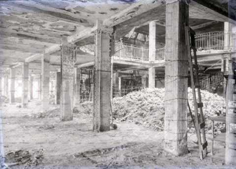 Caen en ruines, les Galeries Lafayette