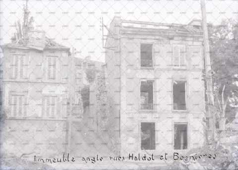 Caen en ruines, angle rue Bosnières - rue Haldot