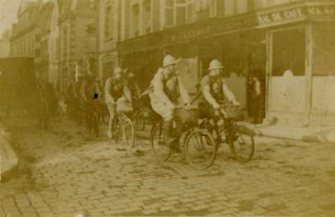 Retraite de la Marne : chasseurs cyclistes, Saint-Just-des-Marais près de Beauvais (60)