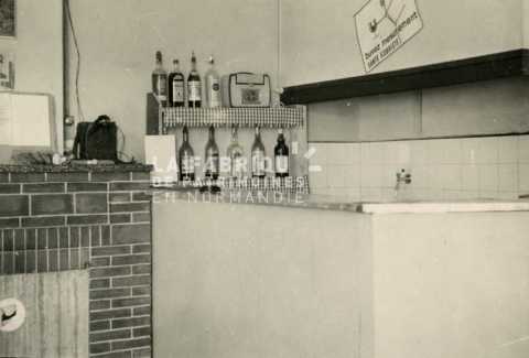 Bar utilisé par des soldats français pendant la guerre d'Algérie. 