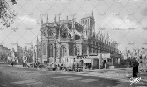 Le marché à Caen au lendemain des bombardements