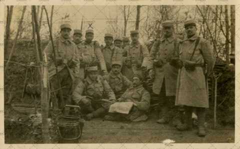 Soldats au front, photographie de groupe
