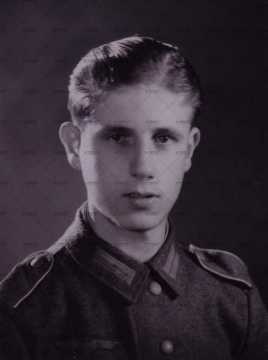 portrait d'une jeune soldat allemand 