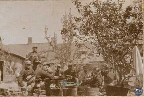 1915, soldats au repos