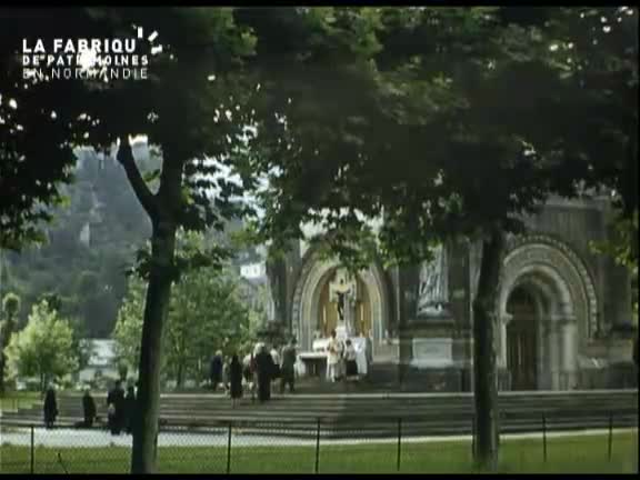 Cérémonie religieuse à Lourdes